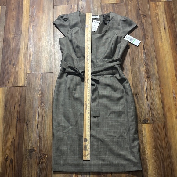 Calvin Klein Charcoal Plaid Midi Dress with Belt Sz 8 NWT - Picture 3 of 6